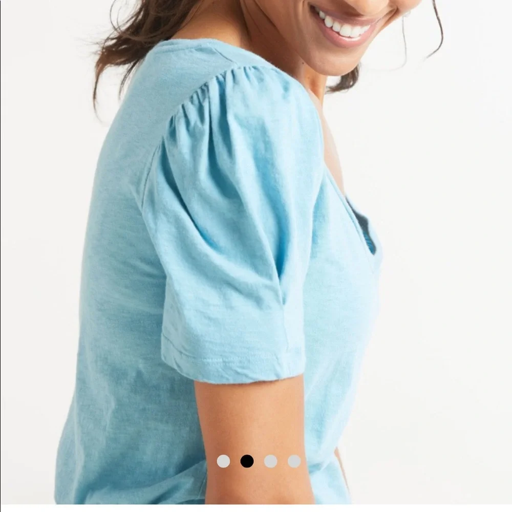 NWOT Sundry Puff Sleeve V-neck Tee - Picture 3 of 14